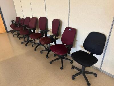 DESCRIPTION: (8) - ROLLING OFFICE CHAIRS ADDITIONAL INFORMATION: DAMAGED LOCATION: CLINIC 8 THIS LOT IS: ONE MONEY QTY: 1