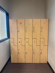 DESCRIPTION: 72" / 8 COMPARTMENT LOCKER SYSTEM SIZE: SEE PHOTOS LOCATION: CLINIC 8 THIS LOT IS: ONE MONEY QTY: 1