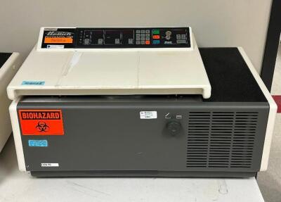 DESCRIPTION: ROTANTA RP TYPE 4300 BENCHTOP REFRIGERATED CENTRIFUGE - RETIRED BRAND / MODEL: HETTICH RETAIL PRICE: $1,000.00 ADDITIONAL INFORMATION: EX