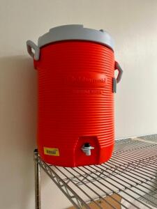 5 GALLON IGLOO WATER COOLER