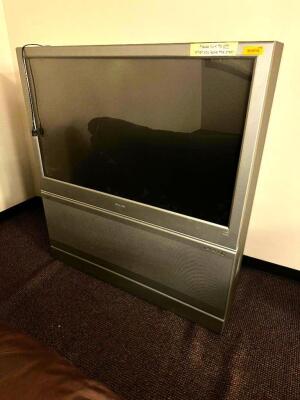 TOSHINA 55" COLOR TV