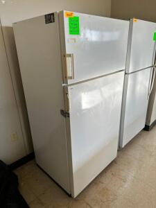 HOUSE HOLD REFRIGERATOR / FREEZER