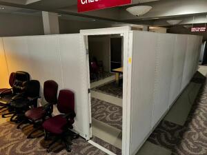 28' X 20' SECTION OF TALL TAN OFFICE PARTITIONING W/ (3) DOOR SECTIONS