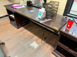 DESCRIPTION: 7' LAMINATE CHERRY OFFICE DESK. ADDITIONAL INFORMATION NO CONTENTS INCLUDED LOCATION: OFFICE QTY: 1