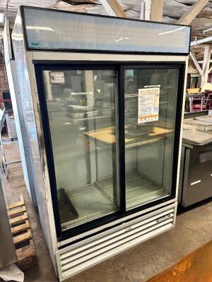 BEVERAGE AIR TWO DOOR GLASS MERCHANDISER