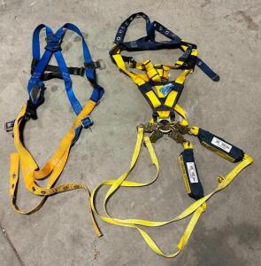 DESCRIPTION: (2) SAFETY HARNESSES WITH HUSKY CARRY BAG LOCATION: WAREHOUSE QTY: 1