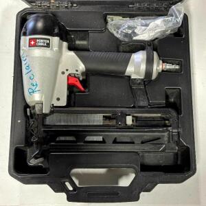 DESCRIPTION: 16 GAUGE FINISH NAILER WITH CASE BRAND/MODEL: PORTER CABLE FN250C LOCATION: TOOL ROOM QTY: 1