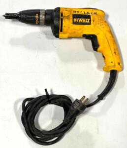 DESCRIPTION: ELECTRIC VSR DRYWALL SCREWDRIVER BRAND/MODEL: DEWALT DW255 LOCATION: TOOL ROOM QTY: 1