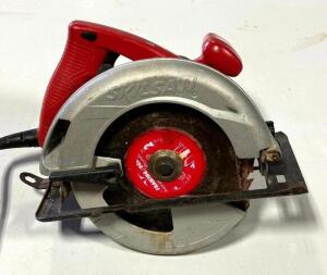 DESCRIPTION: 13A ELECTRIC 7-1/4" CIRCULAR SAW BRAND/MODEL: SKILSAW 5480 LOCATION: TOOL ROOM QTY: 1