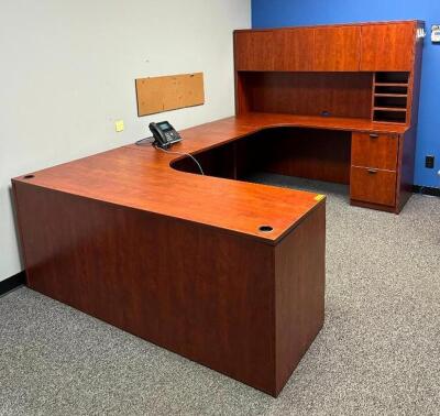 DESCRIPTION: U-SHAPED DESK WITH HUTCH SIZE: 71"X118" LOCATION: BACK OFFICE QTY: 1