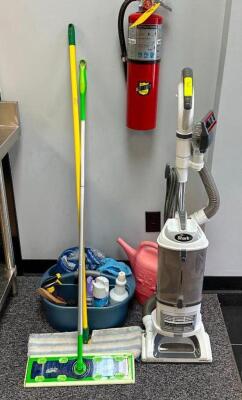 DESCRIPTION: ASSORTED CLEANING SUPPLIES AS SHOWN LOCATION: MAIN OFFICE QTY: 1