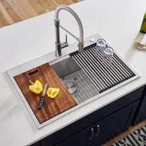 DESCRIPTION: (1) TOP MOUNT WORKSTATION KITCHEN SINK BRAND/MODEL: RUVATI #RVH8003 INFORMATION: STAINLESS STEEL RETAIL$: $449.00 EA SIZE: 33" QTY: 1