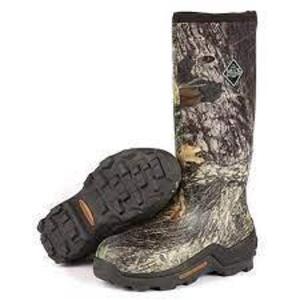 DESCRIPTION: PAIR OF WOODY ELITE BOOTS BRAND/MODEL: MUCK WDE-MOBU INFORMATION: MOSSY OAK SIZE: M 8 RETAIL$: $159.99 LOCATION: RETAIL SHOP QTY: 1