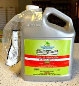 DESCRIPTION: (4) 1 GALLON JUGS OF GRASS & WEED KILLER (NON-SELECTIVE) BRAND/MODEL: FERTI-LOME 40479 LOCATION: STOCK ROOM QTY: 4