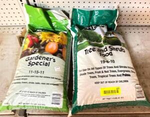 DESCRIPTION: 15 LB. BAG OF GARDENER'S SPECIAL (11-15-11) AND 20 LB. BAG OF TREE AND SHRUB FOOD (19-8-10) BRAND/MODEL: FERTI-LOME LOCATION: STOCK ROOM