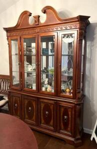DESCRIPTION: CHINA HUTCH INFORMATION: CONTENTS NOT INCLUDED SIZE: 7'7"X5'7"X1'6" QTY: 1