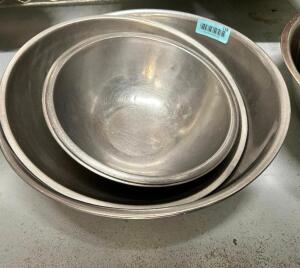 (4) PIECE STAINLESS MIXING BOWL SET