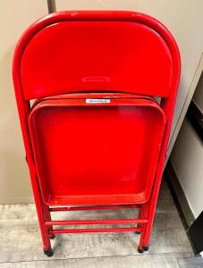 (2) RED METAL FOLDING CHAIRS