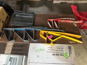 SMALL GROUP OF LADDER HOOKS