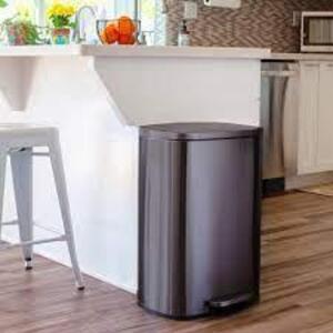 DESCRIPTION: (1) HEAVY DUTY HANDS FREE TRASH CAN BRAND/MODEL: QUALIAZERO INFORMATION: BLACK STAINLESS RETAIL$: $56.00 EA SIZE: 13 GALLON QTY: 1