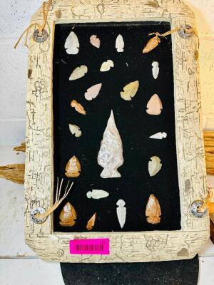 ARROW HEAD FRAMED DECORATION