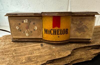 VINTAGE MICHELOB CLOCK AND LIGHT