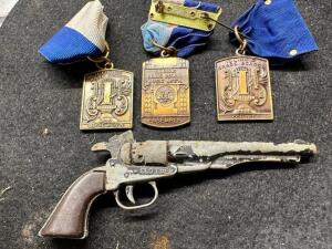 BRONZE METALS AND MINIATURE GUN