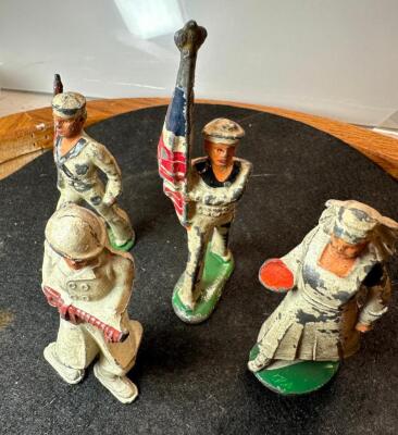 VINTAGE METAL MILITARY FIGURES