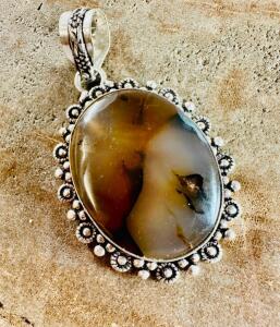 STERLING SILVER PENDENT WITH AGATE STONE