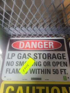 DESCRIPTION: (3) ALUMINUM DANGER SIGN QTY: 3