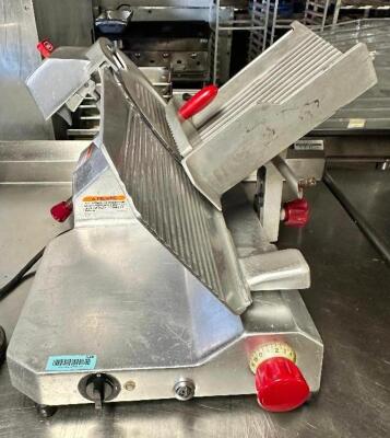 DESCRIPTION: BERKEL 829A DELI SLICER W/ SHARPENING WHEEL. BRAND / MODEL: BERKEL 829A ADDITIONAL INFORMATION 115 VOLT, 1 PHASE LOCATION: BAY 7 QTY: 1