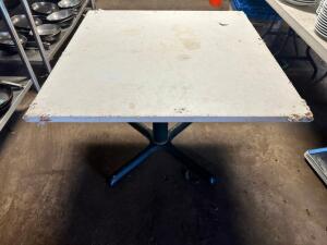 DESCRIPTION: 36" X 36" PADDED TABLE TOP W/ BASE SIZE 36" X 36" LOCATION: BAY 7 QTY: 1