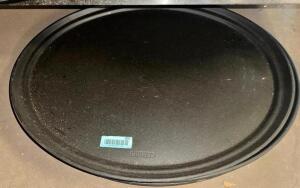 DESCRIPTION: (6) 27" BLACK PLASTIC SERVING TRAYS LOCATION: BAY 7 THIS LOT IS: SOLD BY THE PIECE QTY: 6