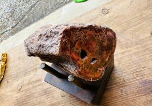 DESCRIPTION: PETRIFIED WOOD LOG SIZE: 4"X4" QTY: 1