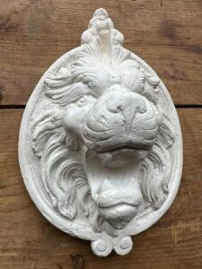 DESCRIPTION: LION MOLD PLASTER SIZE: 12"X9"X2" QTY: 1