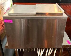 DESCRIPTION: 24" X 15" X 15" STAINLESS UNDERBAR ICE BIN W/ STAND (SEE PHOTOS) BRAND/MODEL: S152281 SIZE: 24" X 15" X 15"