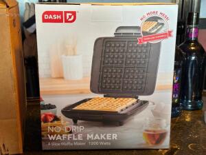 NO DRIP WAFFLE MAKER -NEW