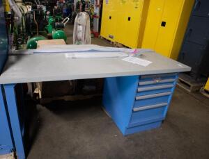 DESCRIPTION: (1) WORK DESK BRAND/MODEL: LISTA INFORMATION: BLUE AND GREY RETAIL$: $2,000.00 EA QTY: 1