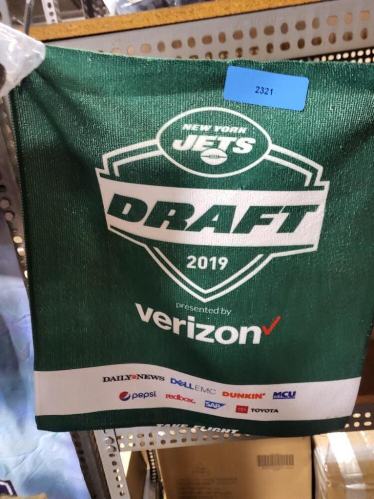 NFL New York Jets 2021 Green Giant Rally Towel + NY Jets Koozi