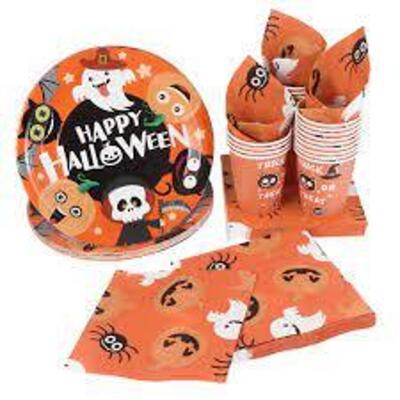 DESCRIPTION: (1) PAPER TABLEWARE SET BRAND/MODEL: HALLOWEEN #22030452-5 RETAIL$: $5.49 EA QTY: 1