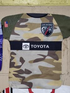 DESCRIPTION: (6) RALLY TOWEL BRAND/MODEL: TOYOTA SAN ANTONIO RETAIL$: $10.78 EA QTY: 6