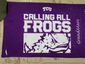 DESCRIPTION: (5) RALLY TOWEL BRAND/MODEL: CALLING ALL FROGS RETAIL$: $15.08 EA QTY: 6