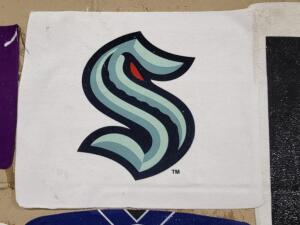 DESCRIPTION: (6) RALLY TOWEL RETAIL$: $8.78 EA QTY: 6