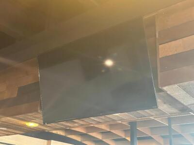 50" TELIVISION WITH WALL MOUNT