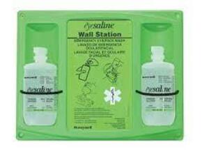 DESCRIPTION (4) EMERGENCY EYE/FACE WASH DOUBLE BOTTLE STATION BRAND/MODEL HONEYWELL #T9F116270 ADDITIONAL INFORMATION RETAILS FOR $50.95 SIZE 32 OZ TH