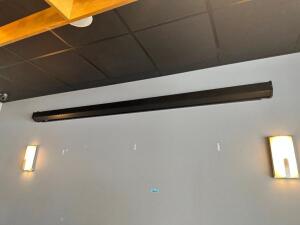 RETRACTABLE PROJECTOR SCREEN