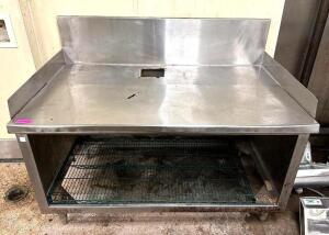 STAINLESS TABLE WITH BACKSPLASH