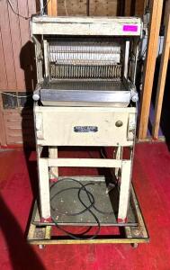 OLIVER MACHINERY 1/2" CUT BREAD SLICER MACHINE