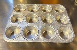 (16) 12-SECTION BAKING PAN