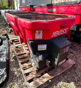 DESCRIPTION: BOSS VBX8000 V-BOX 8FT SALT & SAND SPREADER WITH WIRING AND CONTROLLER LOCATION LOT SIZE: 8FT